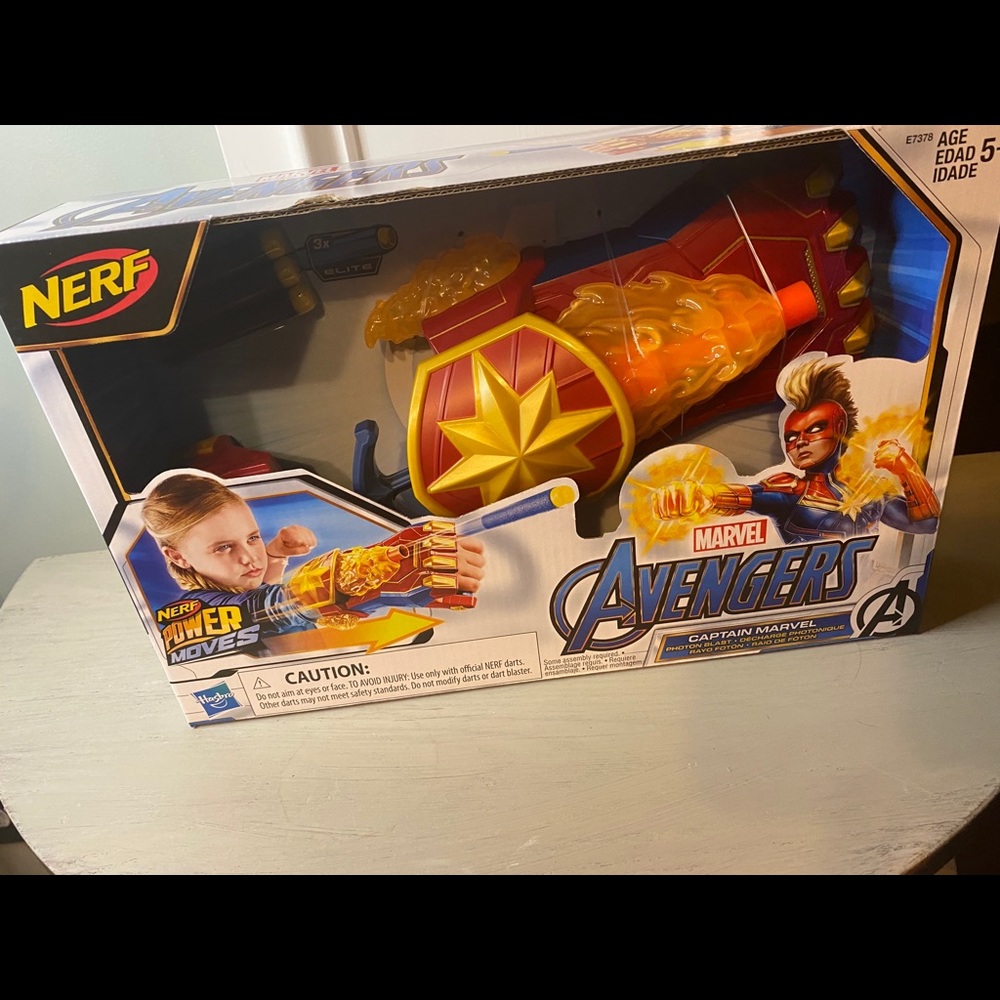 NERF Power Moves Marvel Avengers Captain Marvel